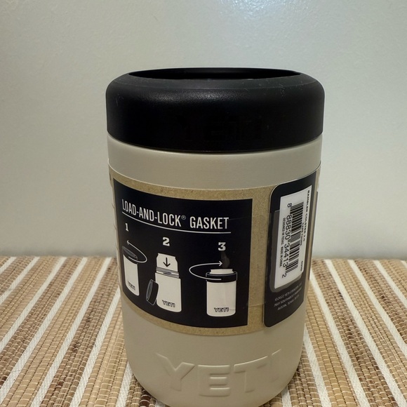NWT YETI Load-and-Lock Gasket Colster in Tan and Black - Picture 2 of 3